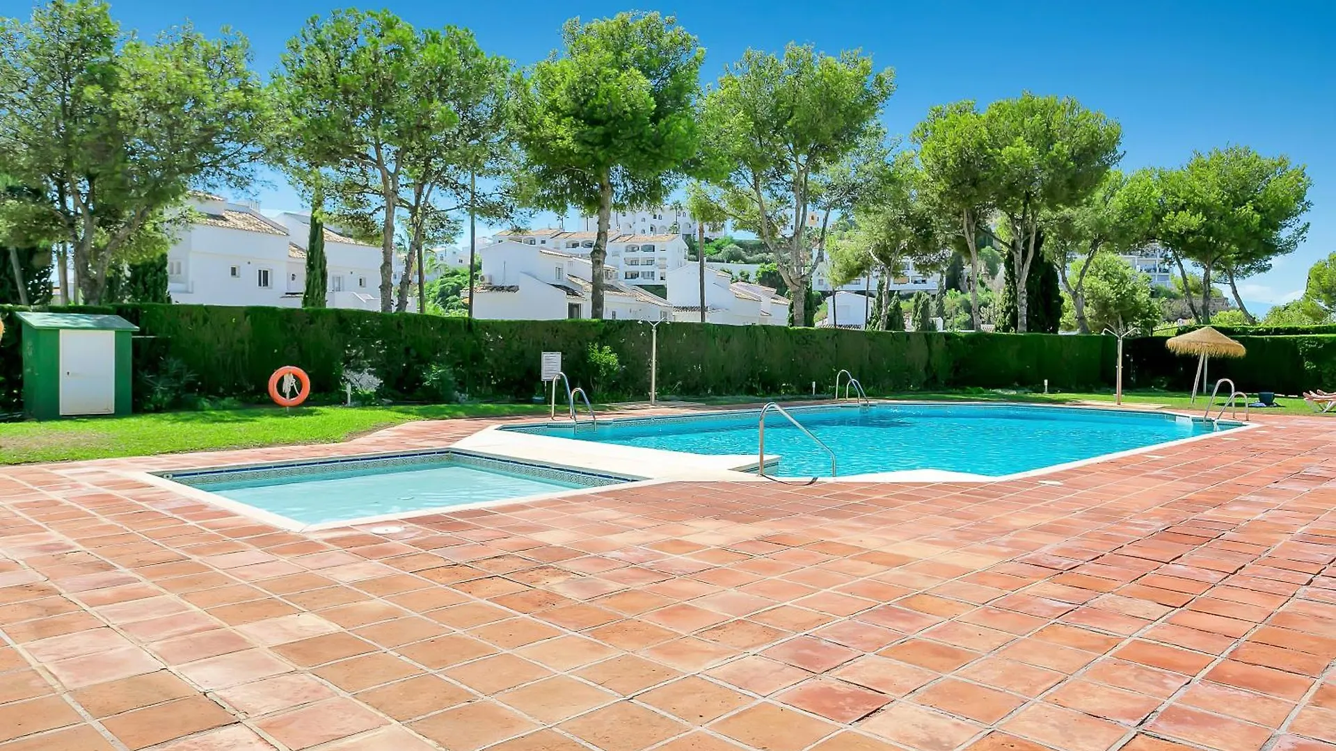 Apartment Modern Studio In Miraflores Near Amenities! Sitio de Calahonda Spain