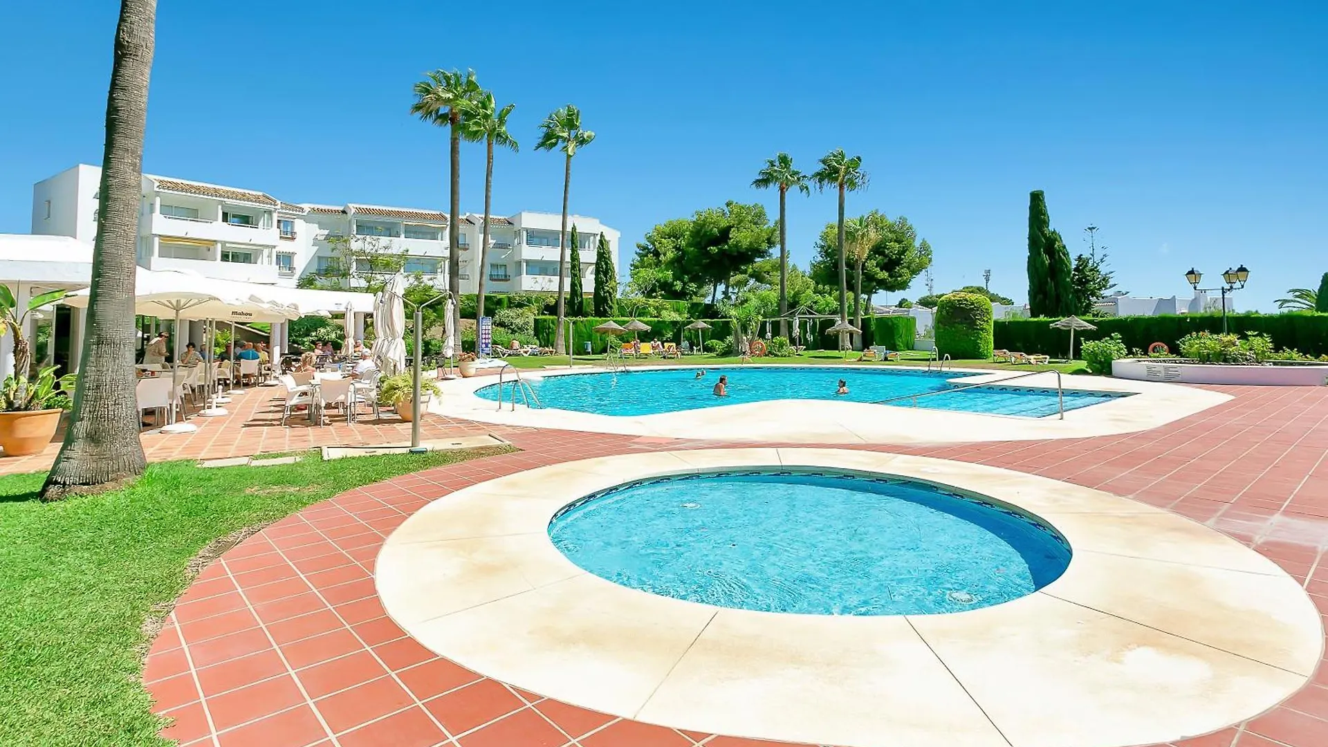 Modern Studio In Miraflores Near Amenities! Sitio de Calahonda Apartment