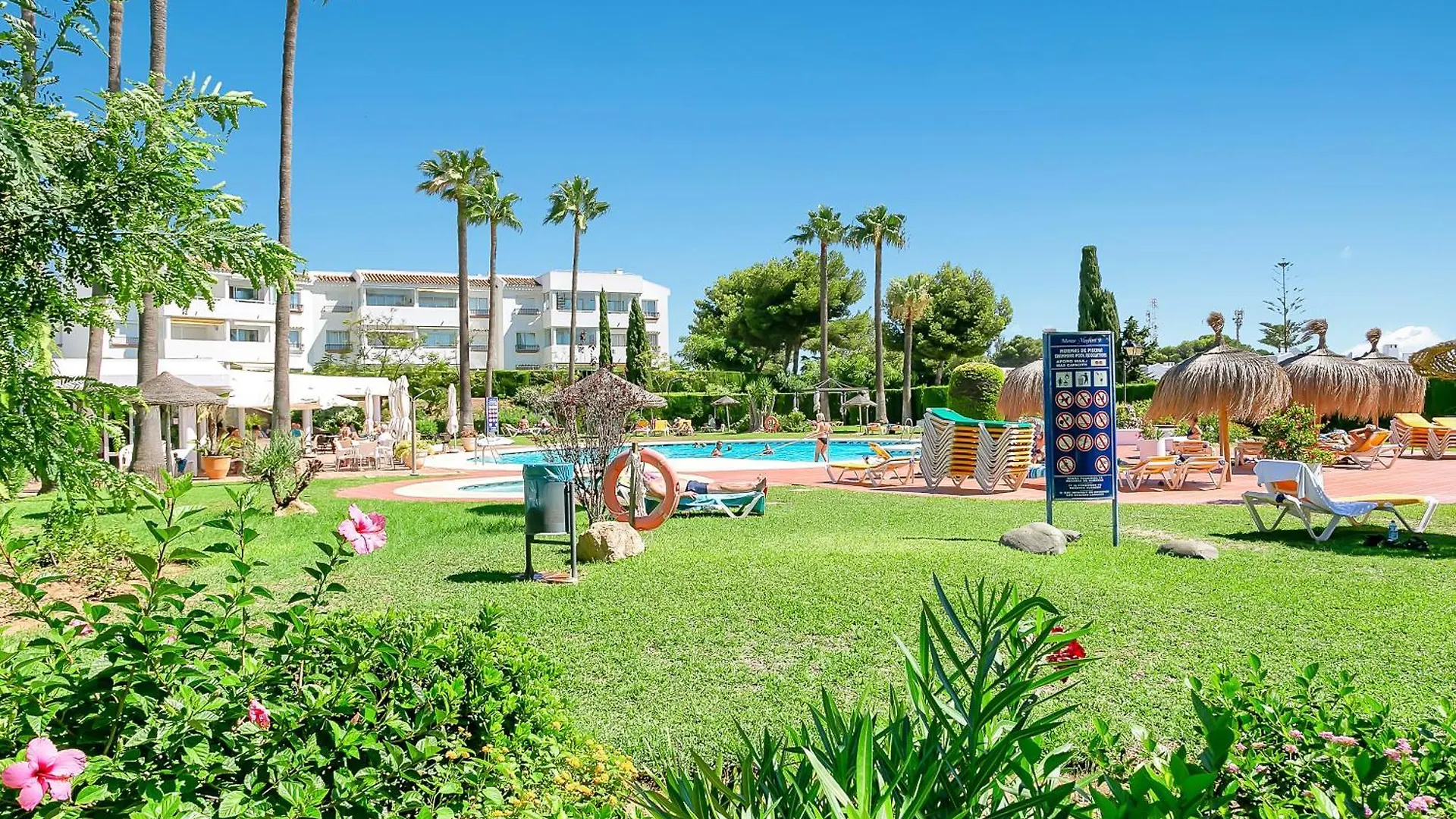 Apartment Modern Studio In Miraflores Near Amenities! Sitio de Calahonda Spain