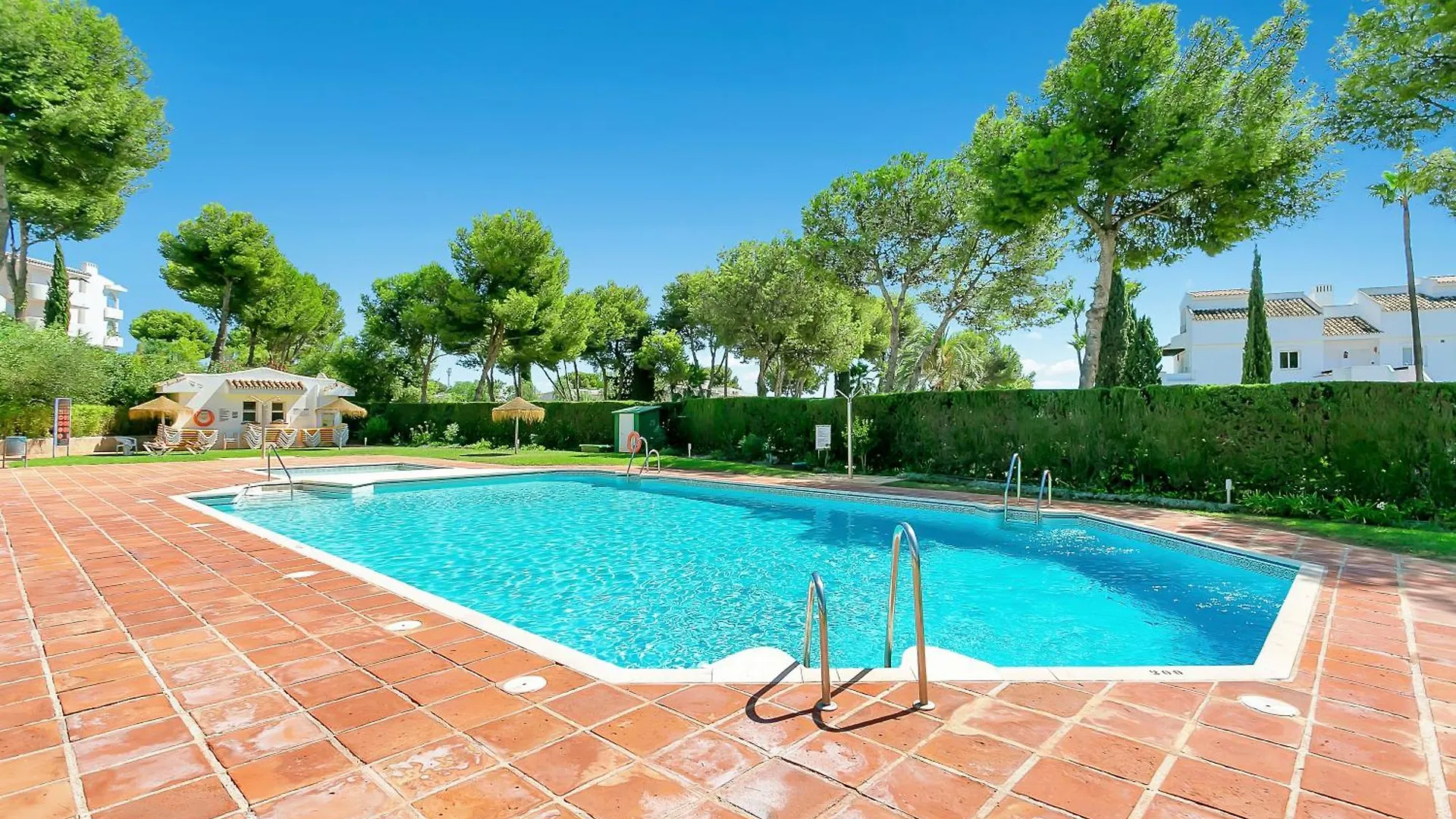 Modern Studio In Miraflores Near Amenities! Sitio de Calahonda Spain